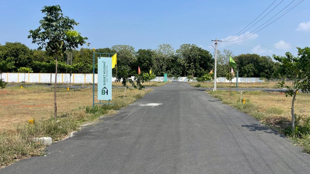 Sai Grand City internal road and avenue